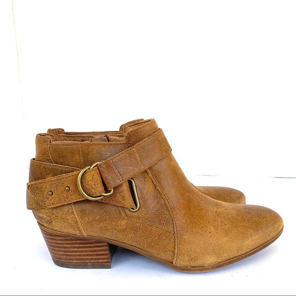 Clark’s Leather Ankle Bootie - Picture 1 of 8